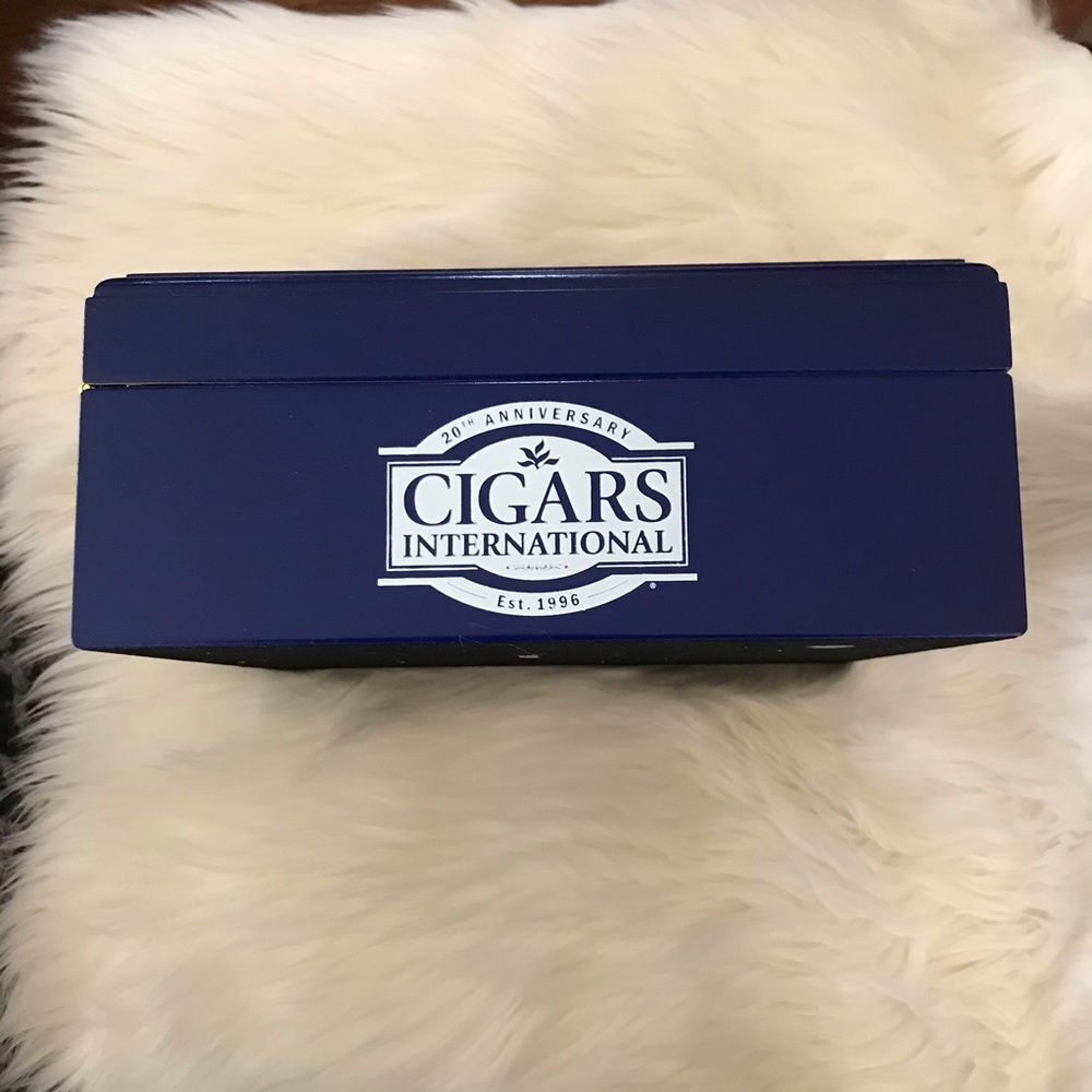 Cigarfest Anniversary Edition Humidor - Picture 2 of 4